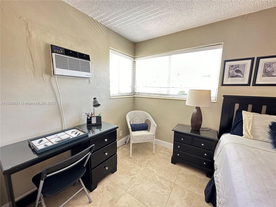 Недавно продано: $239,999 (1 спален, 1 ванн, 700 Квадратных фут)