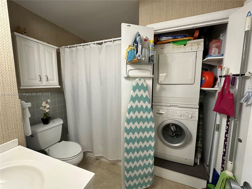 Недавно продано: $239,999 (1 спален, 1 ванн, 700 Квадратных фут)