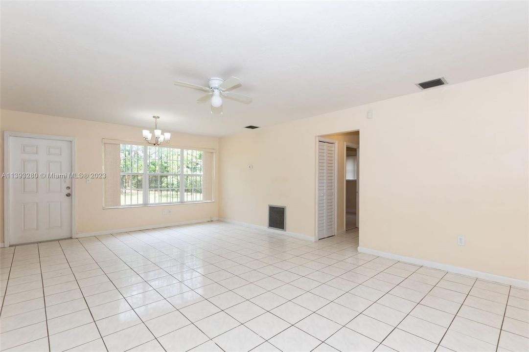 Recently Rented: $3,400 (3 beds, 2 baths, 1391 Square Feet)