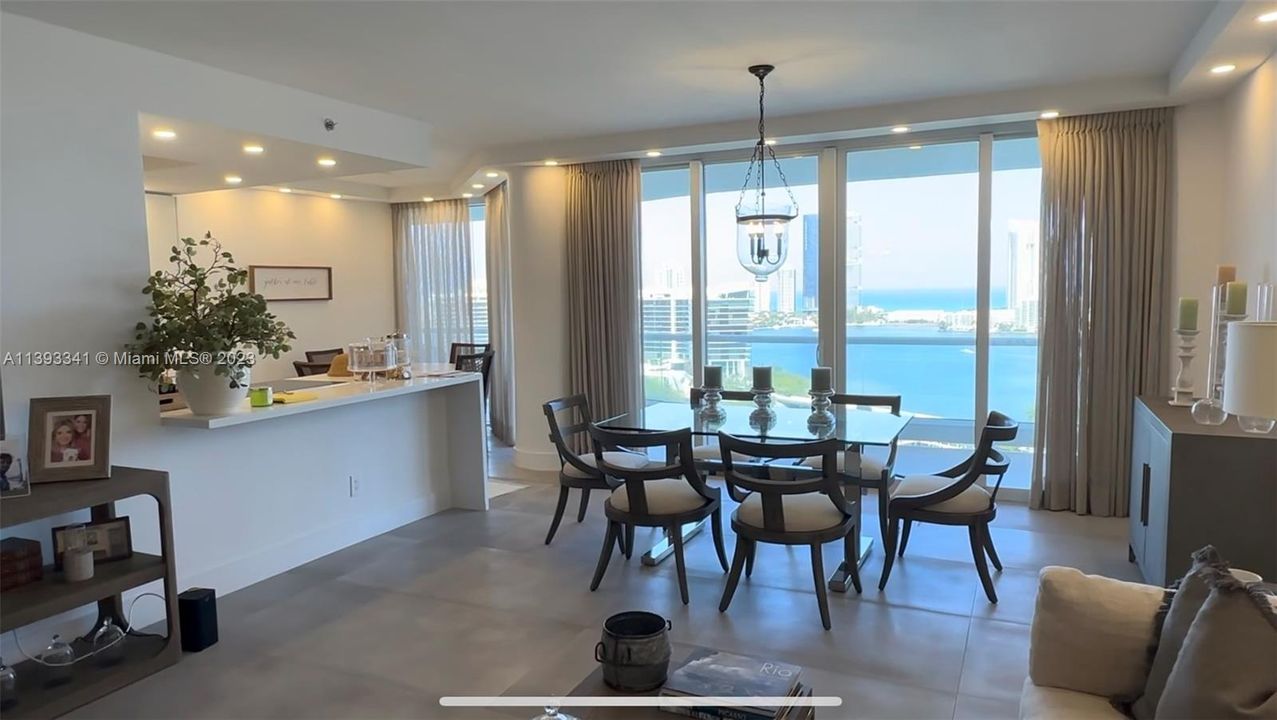 Recently Sold: $1,050,000 (2 beds, 2 baths, 1750 Square Feet)