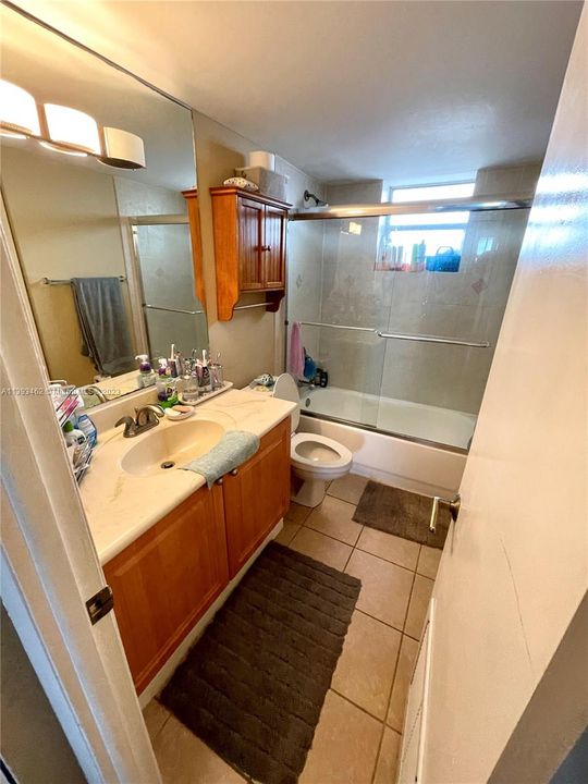 For Sale: $265,000 (1 beds, 1 baths, 792 Square Feet)