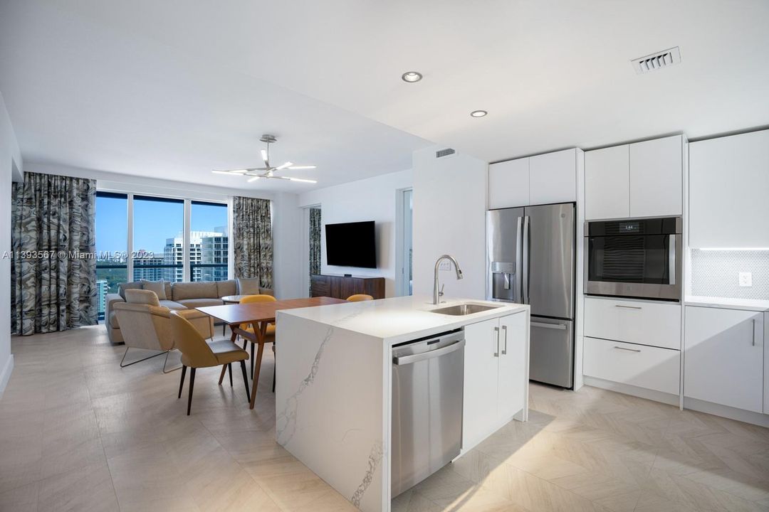 Recently Sold: $1,399,000 (2 beds, 2 baths, 1176 Square Feet)