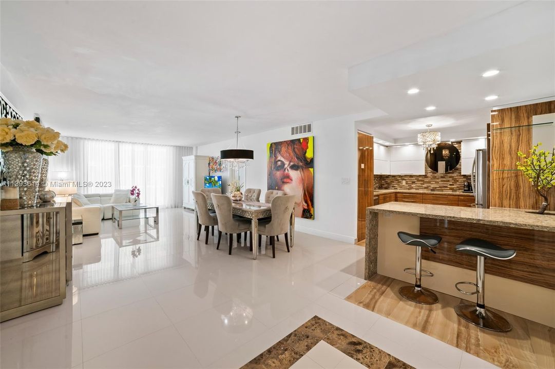 Recently Sold: $1,000,000 (2 beds, 2 baths, 1388 Square Feet)