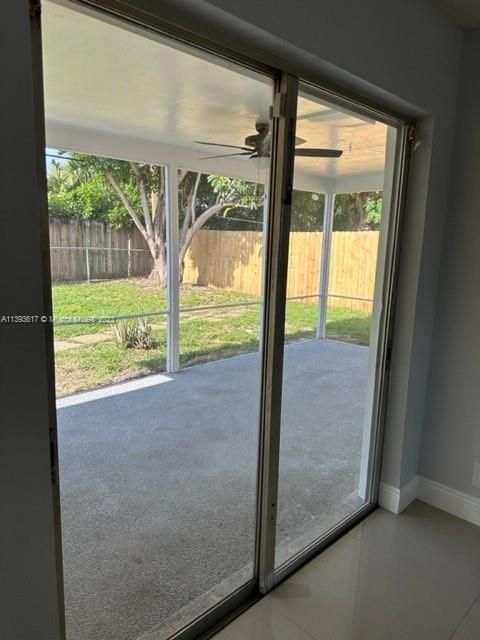 Large screened in Patio