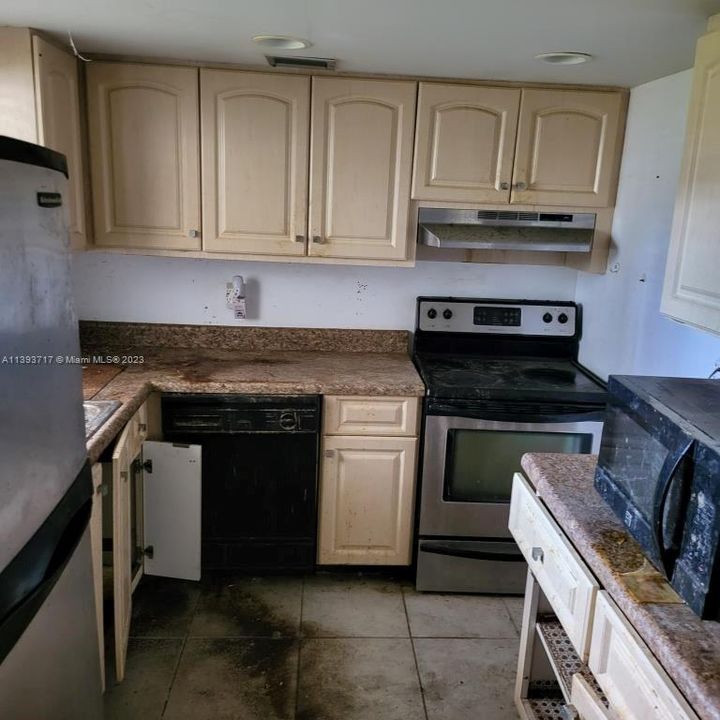 Recently Sold: $72,000 (1 beds, 1 baths, 901 Square Feet)