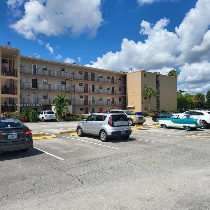 Recently Sold: $72,000 (1 beds, 1 baths, 901 Square Feet)