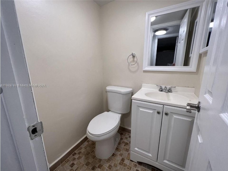 最近租的: $2,300 (2 贝兹, 1 浴室, 962 平方英尺)