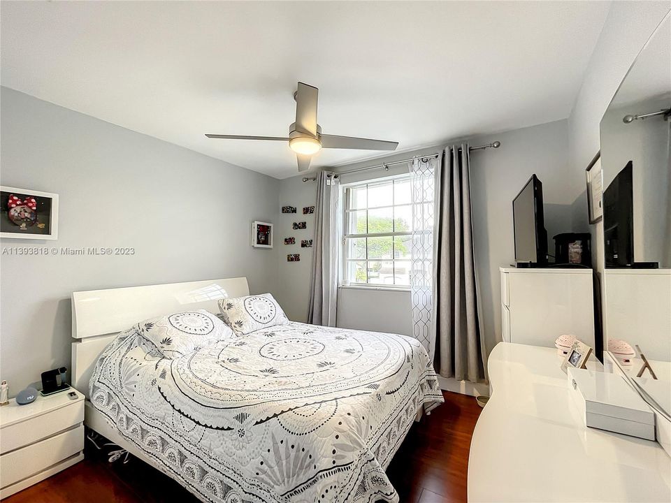 Recently Sold: $510,000 (3 beds, 2 baths, 1494 Square Feet)