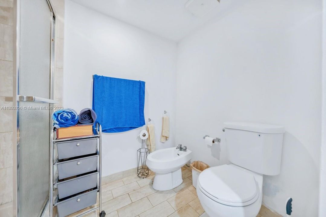 Recently Sold: $437,000 (1 beds, 1 baths, 1048 Square Feet)