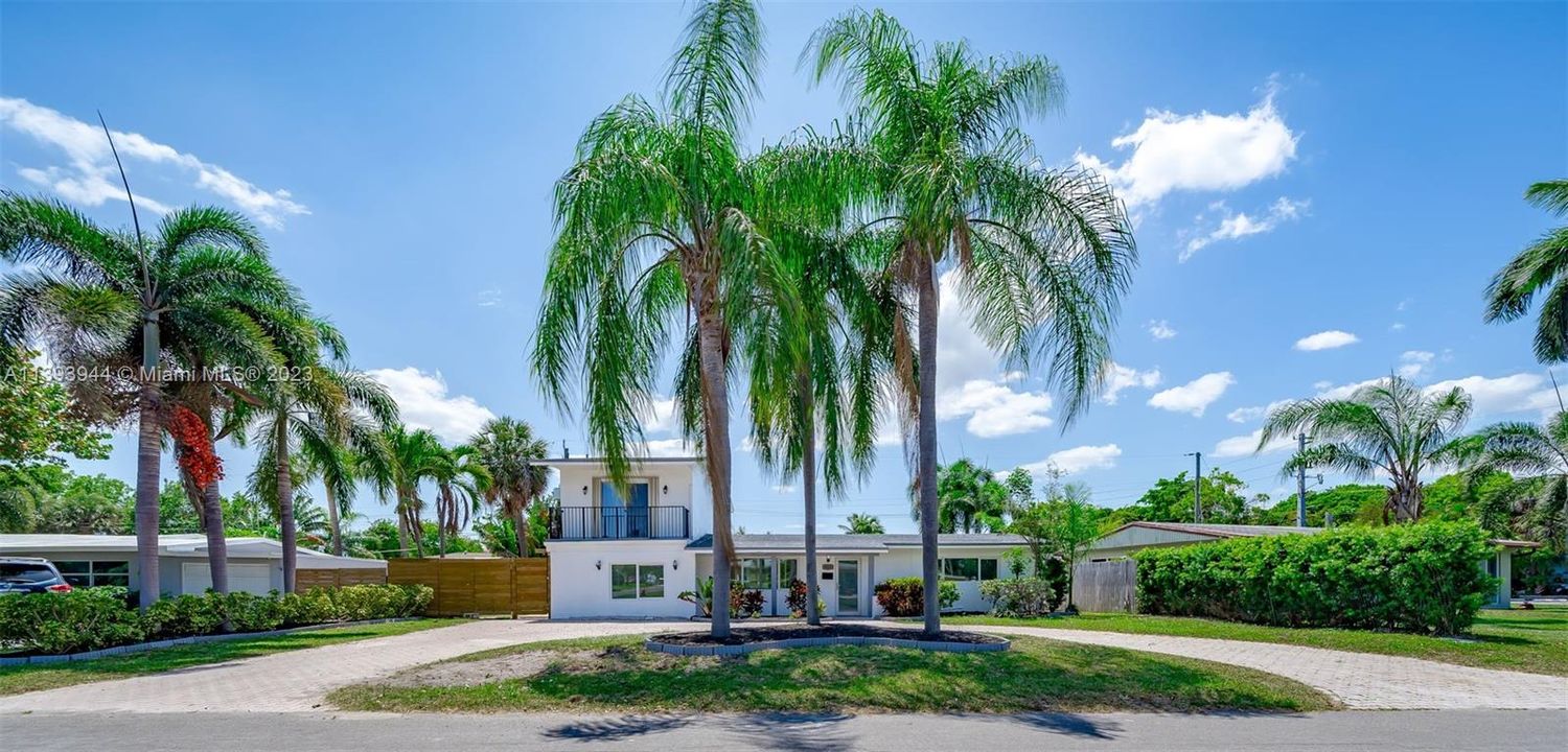 Recently Sold: $999,000 (4 beds, 3 baths, 1970 Square Feet)