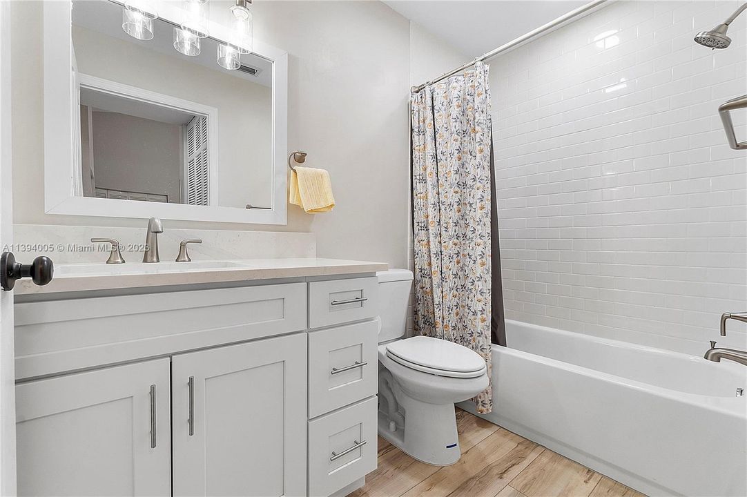 Recently Sold: $399,900 (2 beds, 2 baths, 1482 Square Feet)