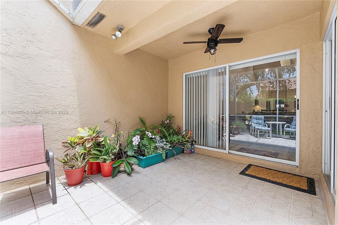 Recently Sold: $399,900 (2 beds, 2 baths, 1482 Square Feet)