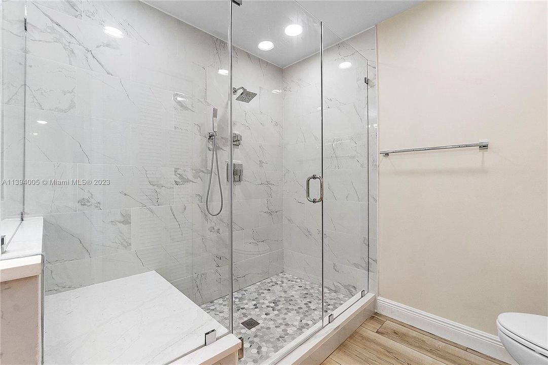 Recently Sold: $399,900 (2 beds, 2 baths, 1482 Square Feet)