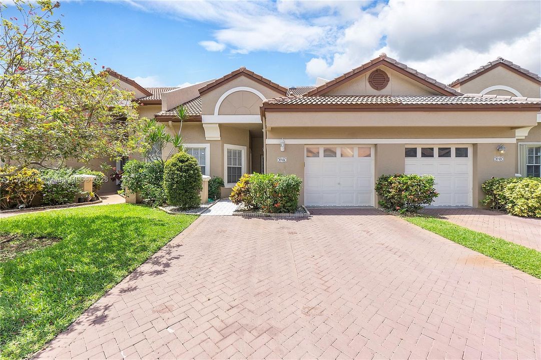 Recently Sold: $399,900 (2 beds, 2 baths, 1482 Square Feet)