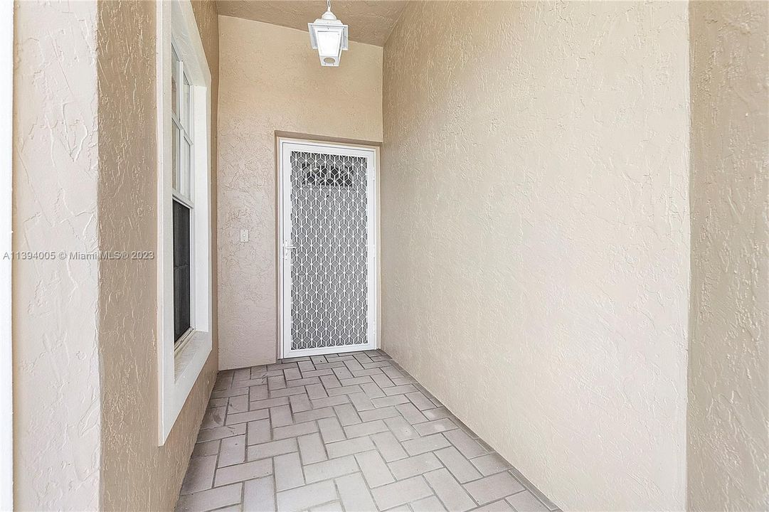 Recently Sold: $399,900 (2 beds, 2 baths, 1482 Square Feet)