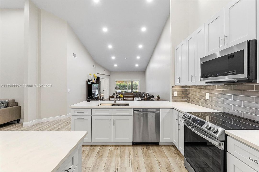 Recently Sold: $399,900 (2 beds, 2 baths, 1482 Square Feet)