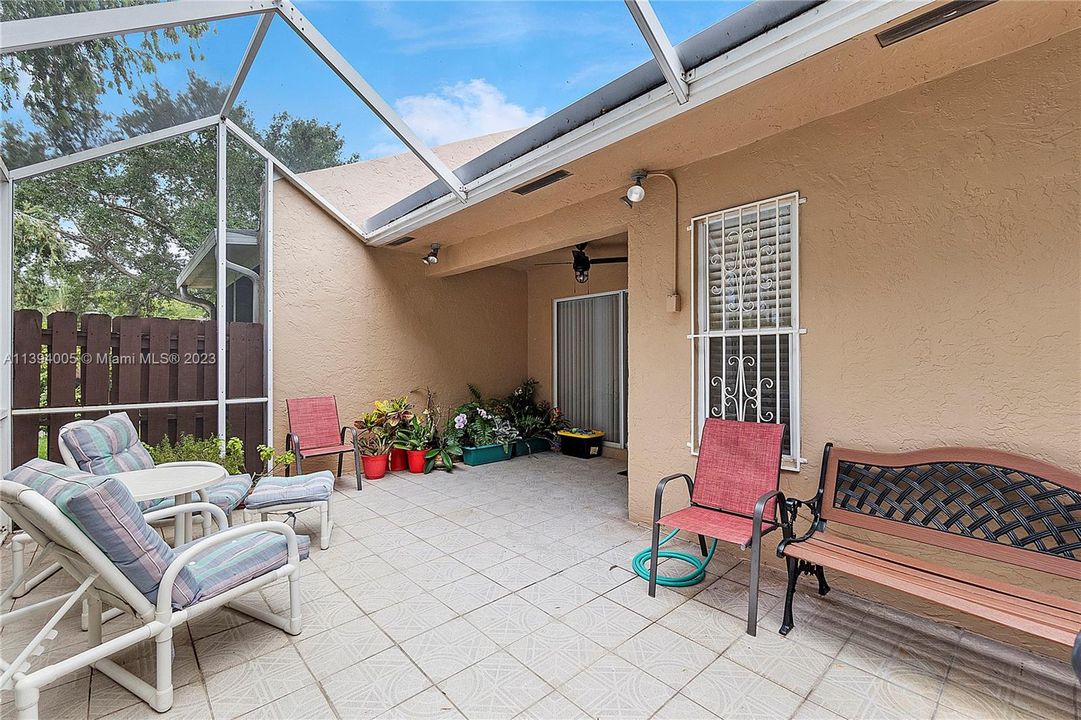 Recently Sold: $399,900 (2 beds, 2 baths, 1482 Square Feet)