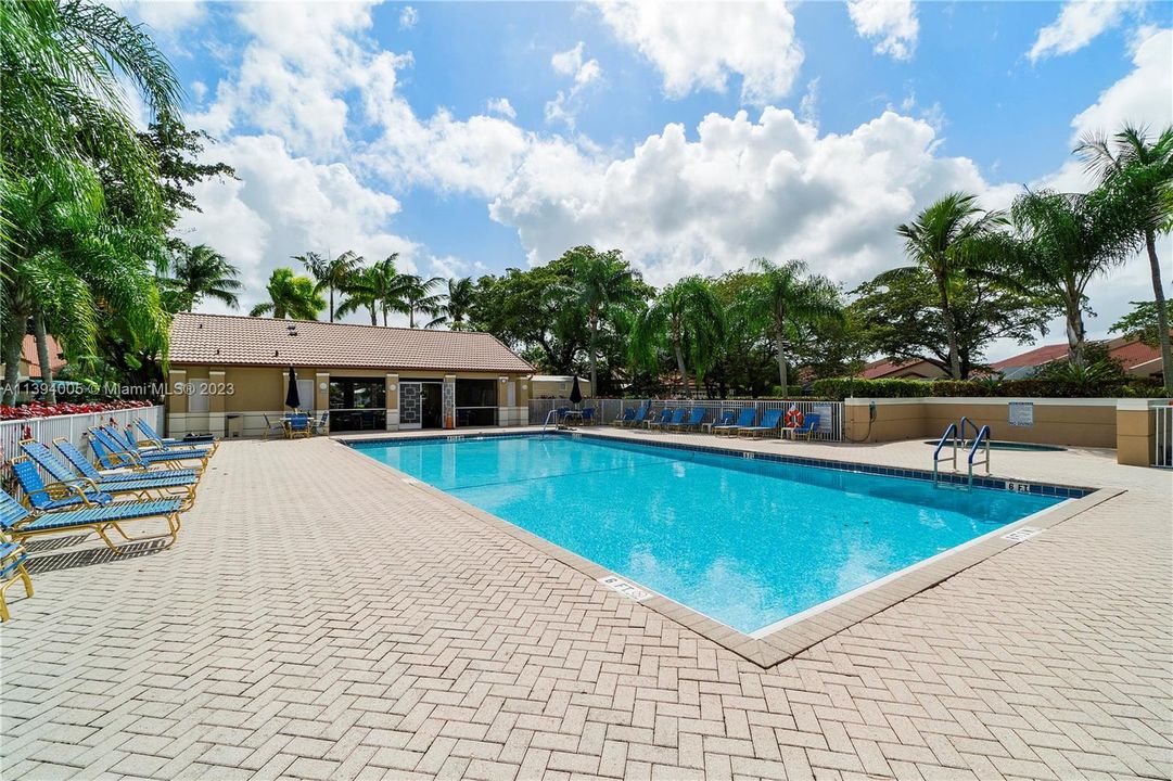 Recently Sold: $399,900 (2 beds, 2 baths, 1482 Square Feet)