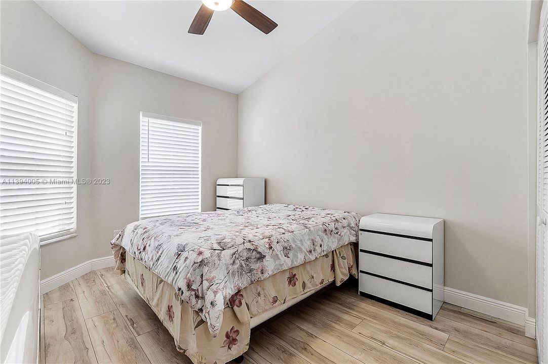 Recently Sold: $399,900 (2 beds, 2 baths, 1482 Square Feet)