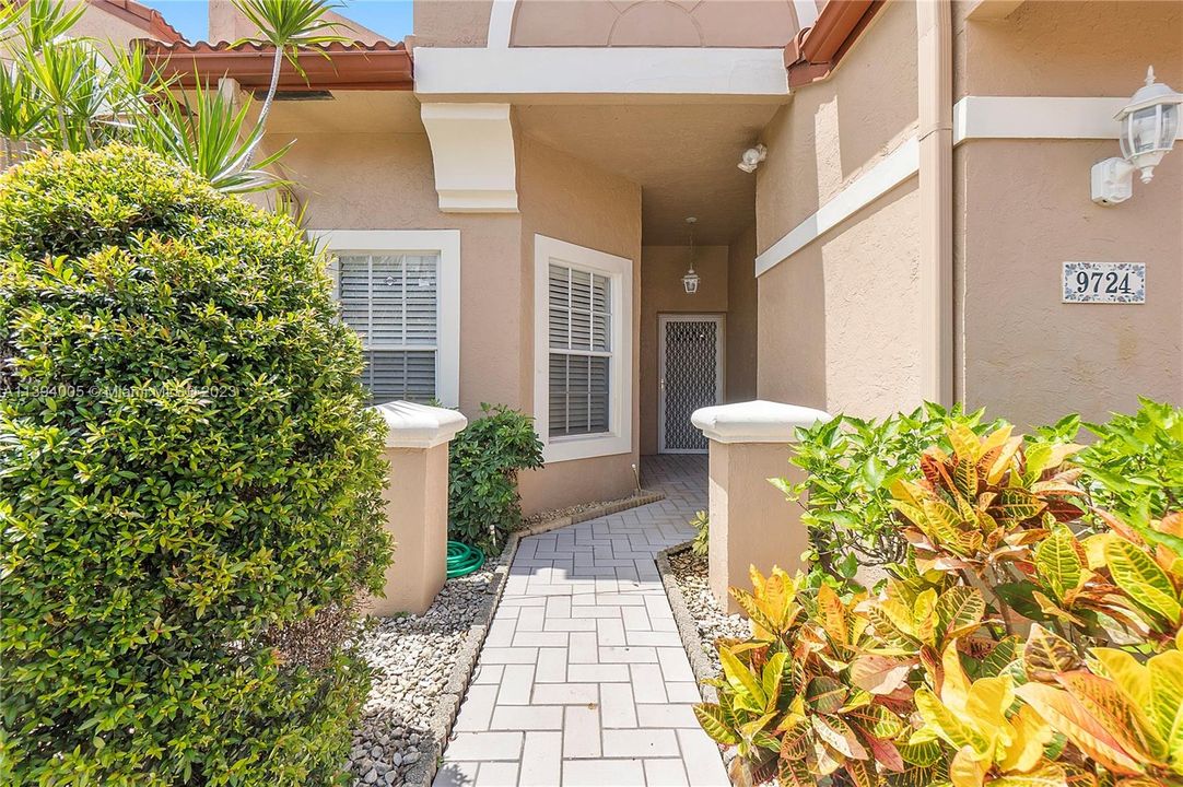 Recently Sold: $399,900 (2 beds, 2 baths, 1482 Square Feet)