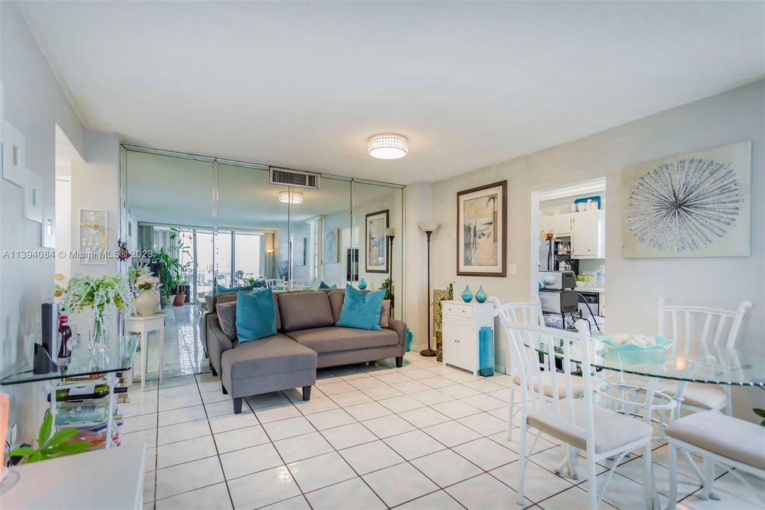 Recently Sold: $359,900 (1 beds, 1 baths, 1057 Square Feet)