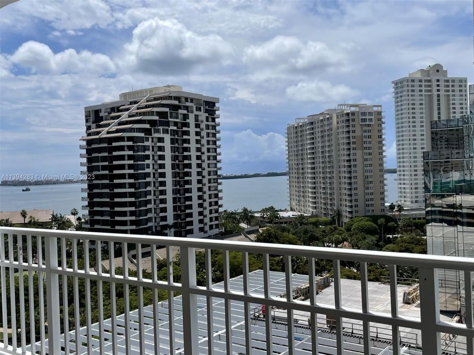 Recently Rented: $4,050 (2 beds, 2 baths, 1267 Square Feet)