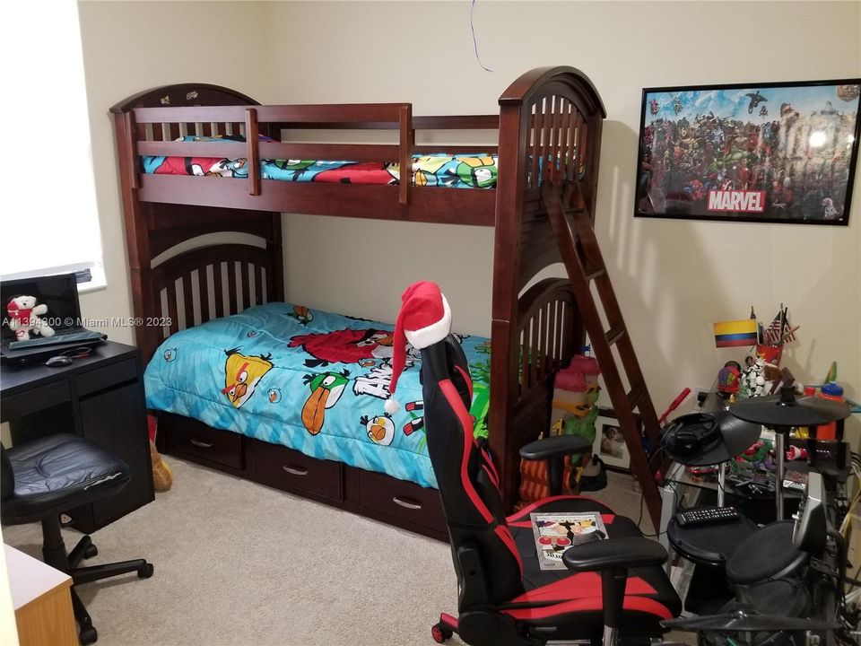 Недавно арендовано: $3,900 (5 спален, 3 ванн, 2550 Квадратных фут)