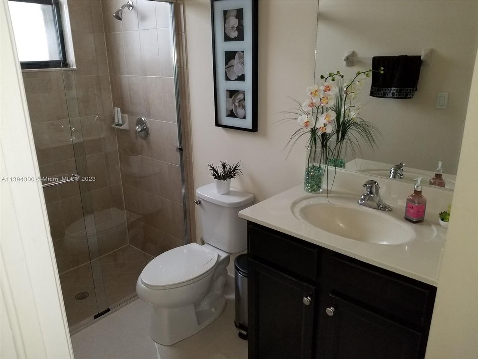 Недавно арендовано: $3,900 (5 спален, 3 ванн, 2550 Квадратных фут)