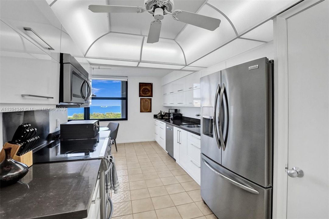 Недавно продано: $795,000 (2 спален, 2 ванн, 1500 Квадратных фут)