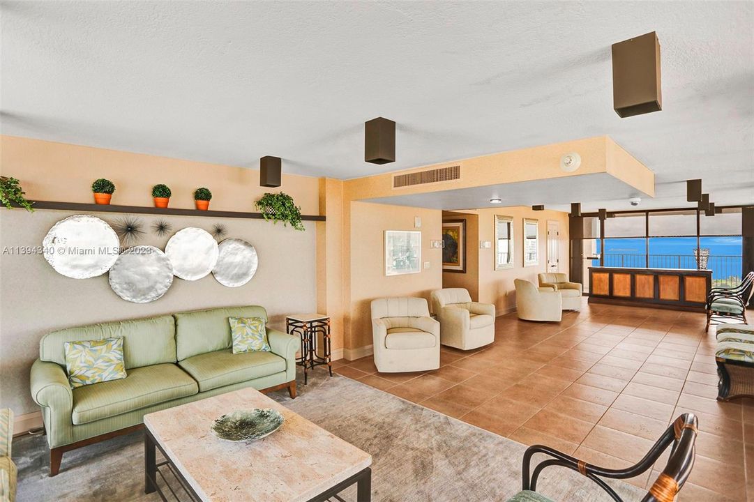 Recently Sold: $795,000 (2 beds, 2 baths, 1500 Square Feet)