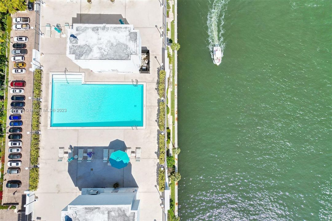 Недавно продано: $795,000 (2 спален, 2 ванн, 1500 Квадратных фут)