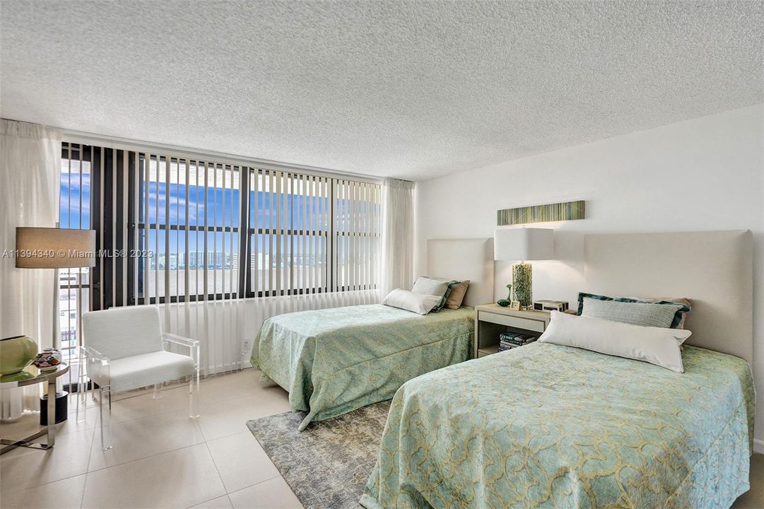 Недавно продано: $795,000 (2 спален, 2 ванн, 1500 Квадратных фут)