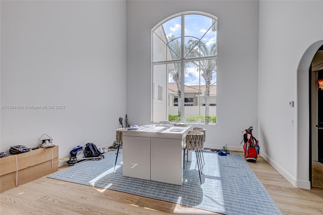 Recently Sold: $3,000,000 (5 beds, 5 baths, 4465 Square Feet)