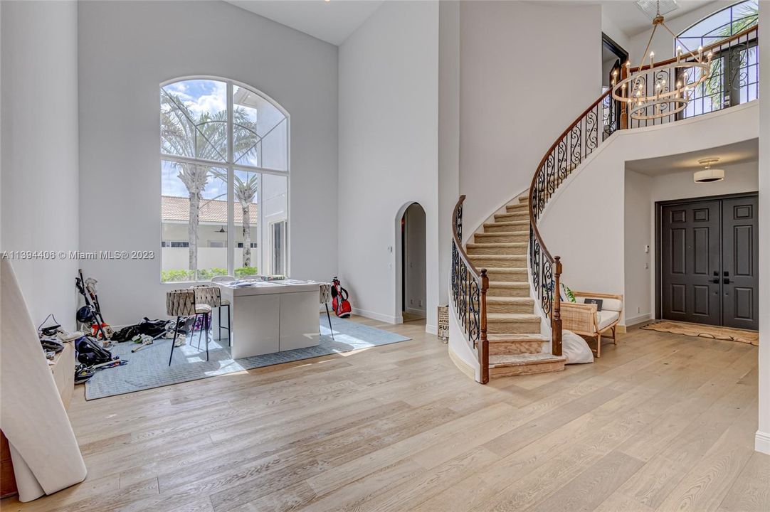 Recently Sold: $3,000,000 (5 beds, 5 baths, 4465 Square Feet)