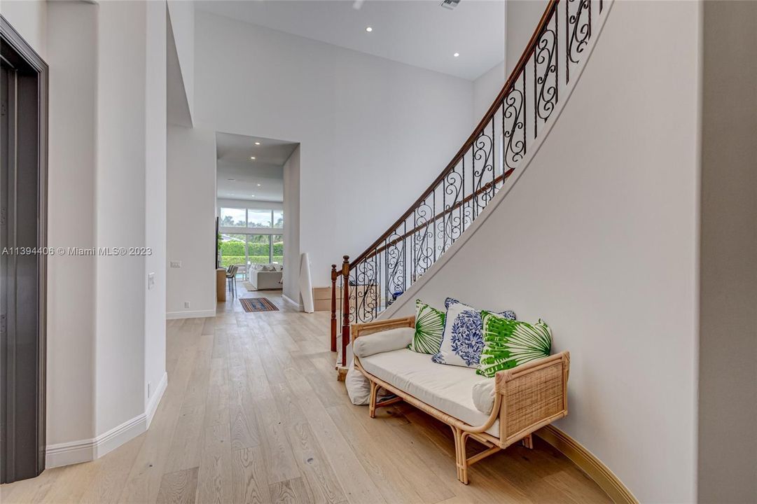 Recently Sold: $3,000,000 (5 beds, 5 baths, 4465 Square Feet)