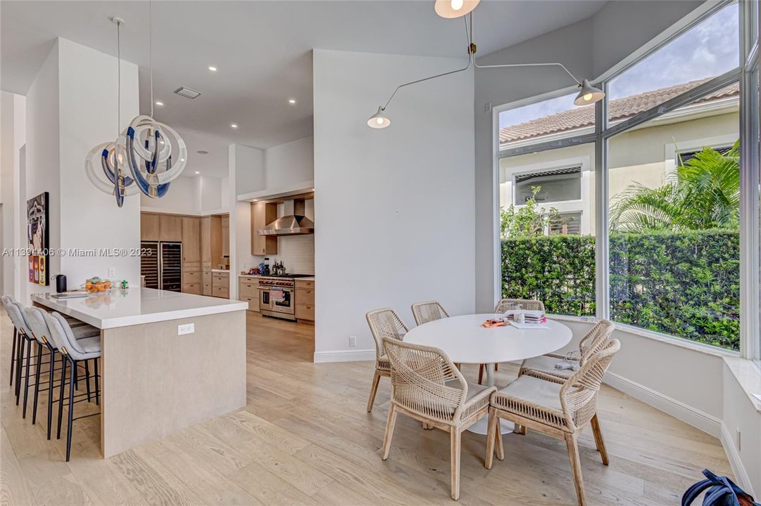 Recently Sold: $3,000,000 (5 beds, 5 baths, 4465 Square Feet)