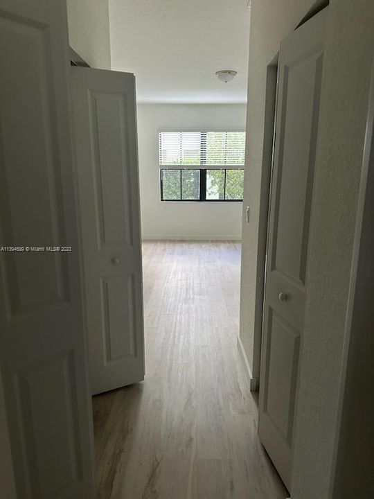 Recently Rented: $3,200 (2 beds, 2 baths, 1384 Square Feet)