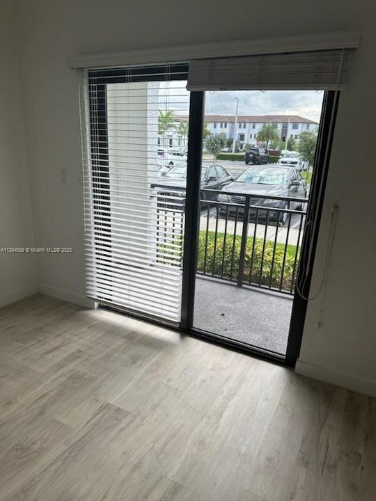Recently Rented: $3,200 (2 beds, 2 baths, 1384 Square Feet)