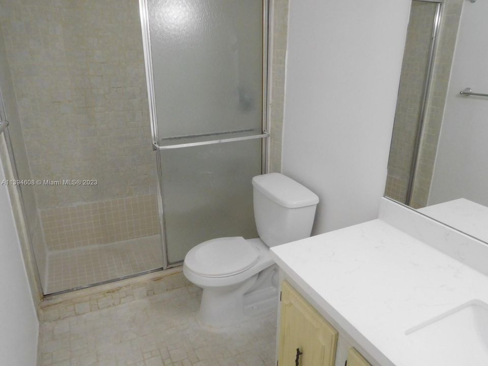 最近租的: $2,500 (3 贝兹, 2 浴室, 1317 平方英尺)