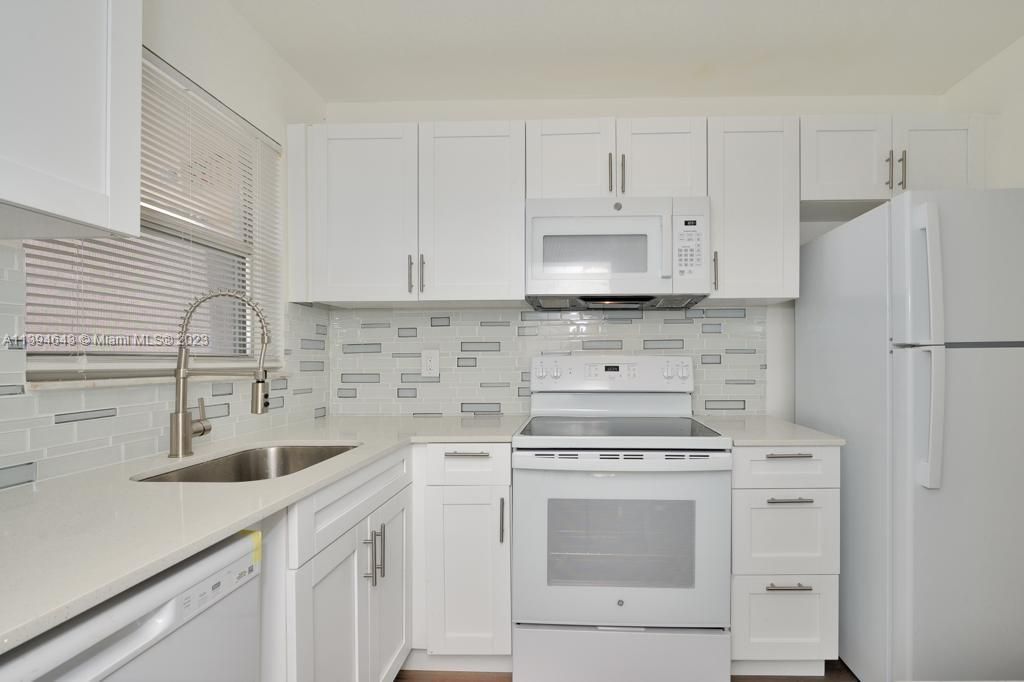 Recently Sold: $155,000 (2 beds, 2 baths, 850 Square Feet)