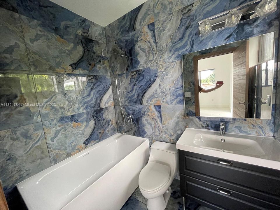 最近售出: $749,000 (3 贝兹, 2 浴室, 0 平方英尺)
