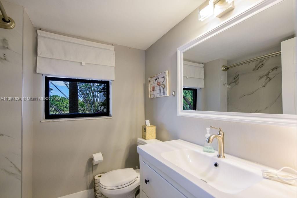 Недавно арендовано: $2,200 (2 спален, 2 ванн, 980 Квадратных фут)