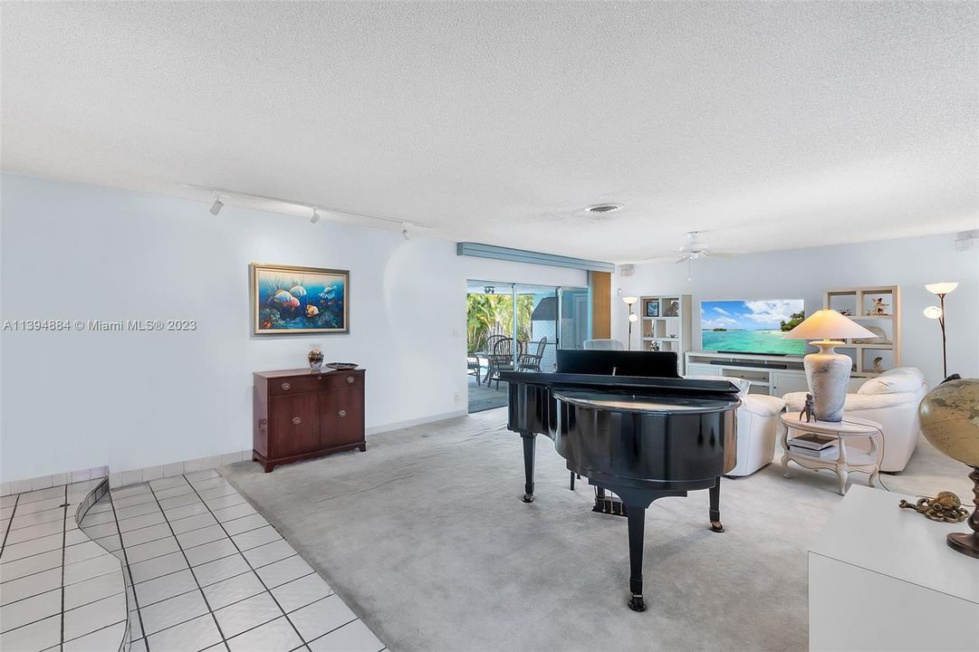 Recently Sold: $1,725,000 (4 beds, 3 baths, 0 Square Feet)