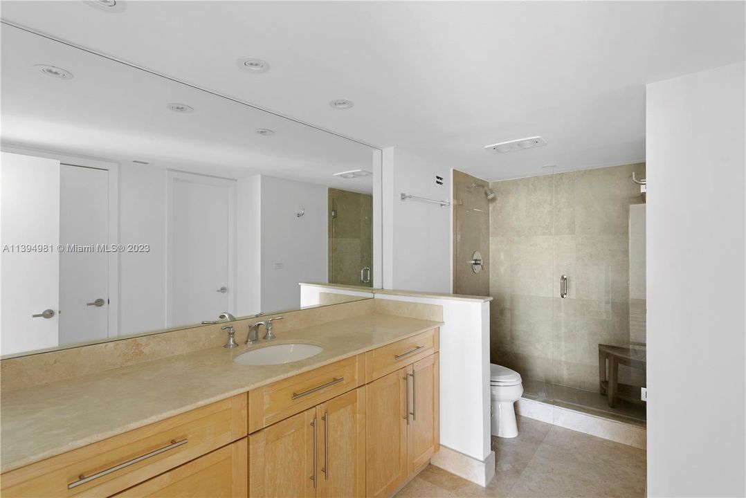 Recently Sold: $1,250,000 (2 beds, 2 baths, 1409 Square Feet)