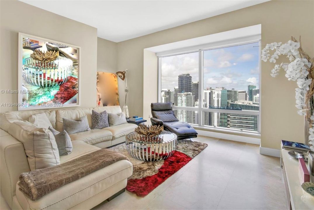 For Sale: $1,360,000 (1 beds, 1 baths, 1114 Square Feet)
