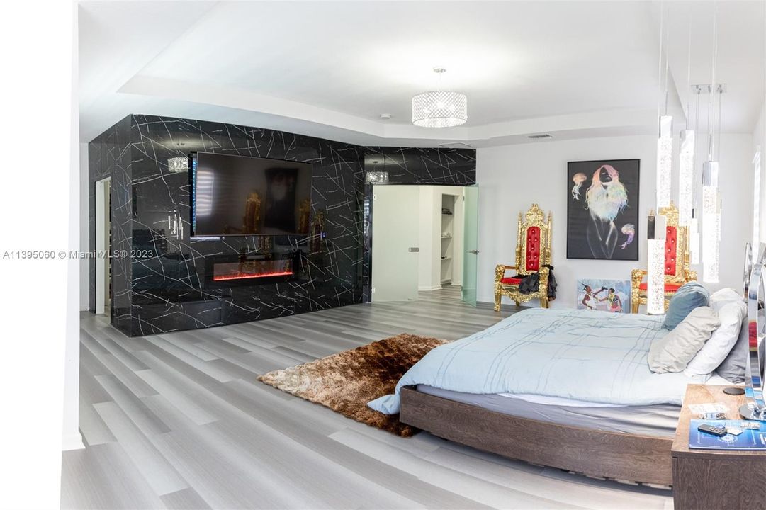 Recently Rented: $5,500 (5 beds, 3 baths, 3340 Square Feet)