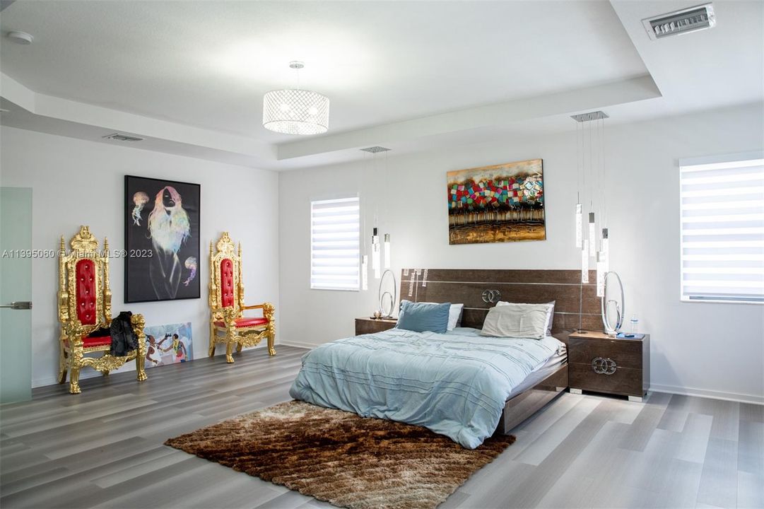 Recently Rented: $5,500 (5 beds, 3 baths, 3340 Square Feet)