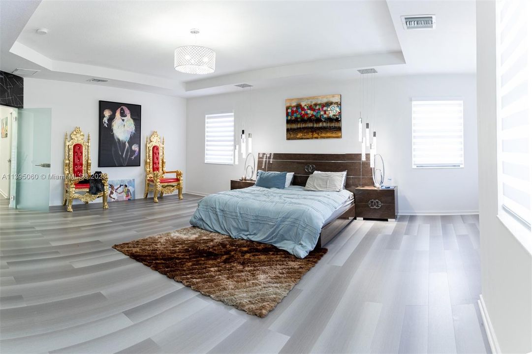 Recently Rented: $5,500 (5 beds, 3 baths, 3340 Square Feet)