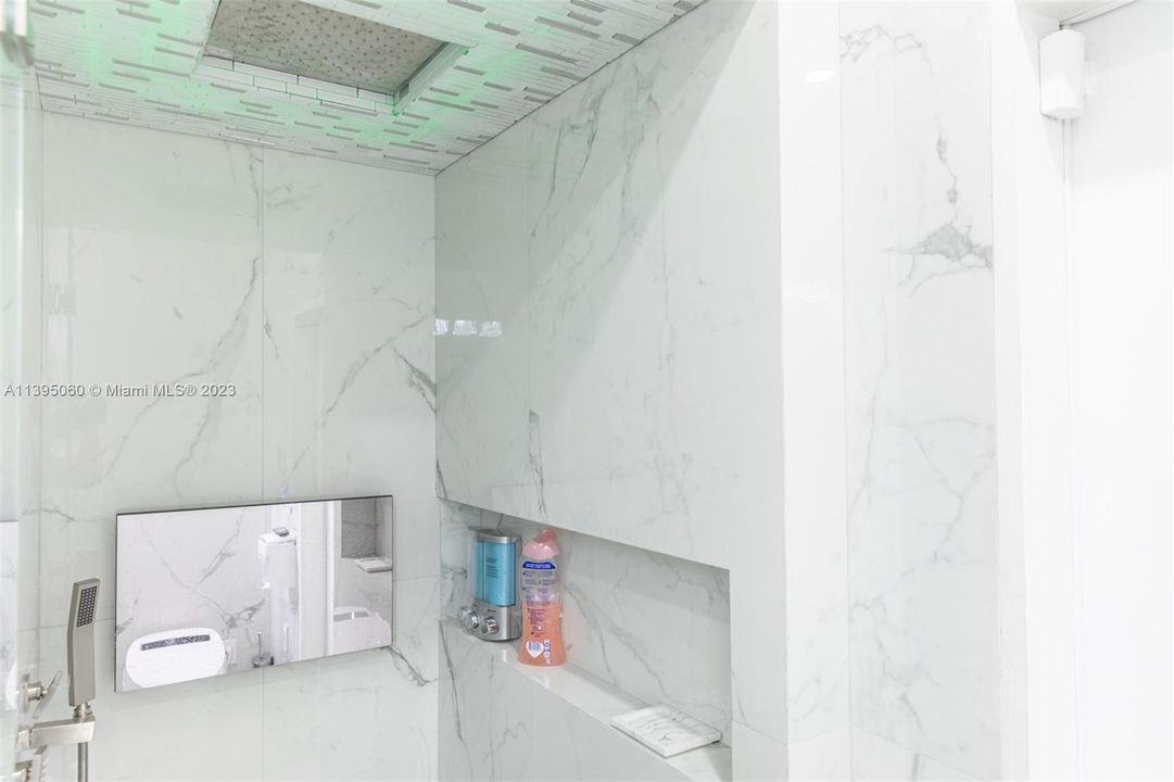 Recently Rented: $5,500 (5 beds, 3 baths, 3340 Square Feet)