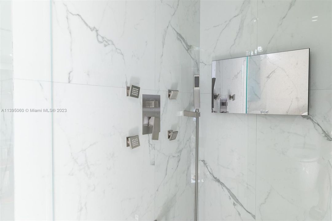 Recently Rented: $5,500 (5 beds, 3 baths, 3340 Square Feet)